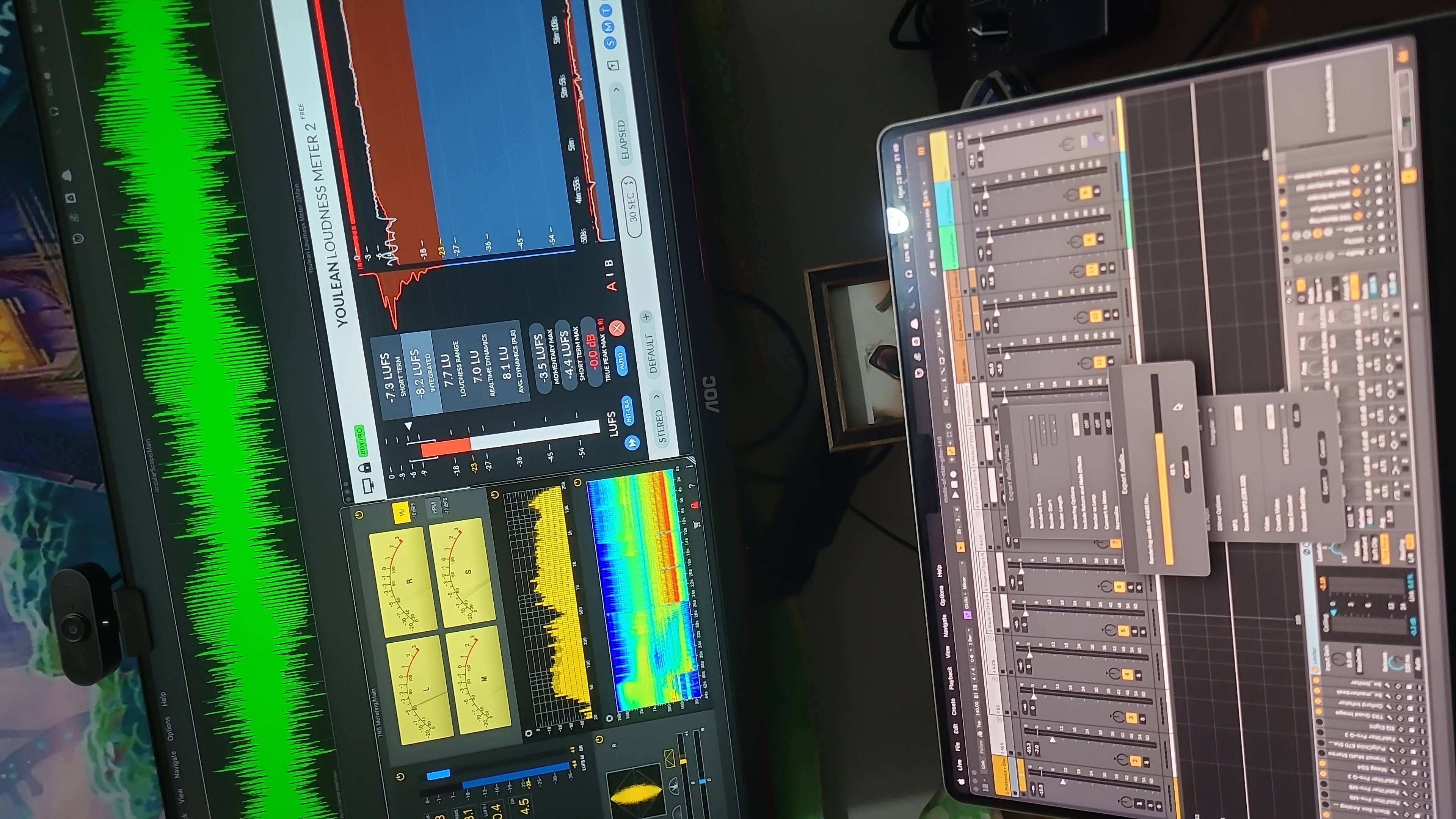 Estúdio de produção Idemax com setup completo